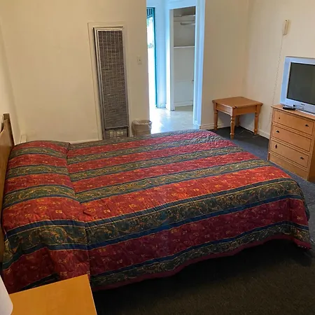 Tacoma Center Motel